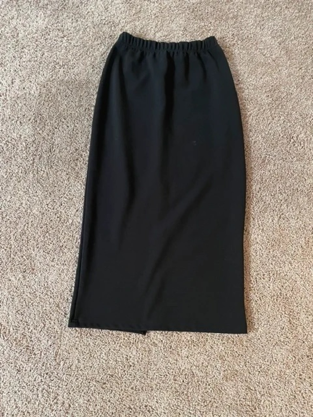 Classic Black Elastic-Waist Maxi Skirt